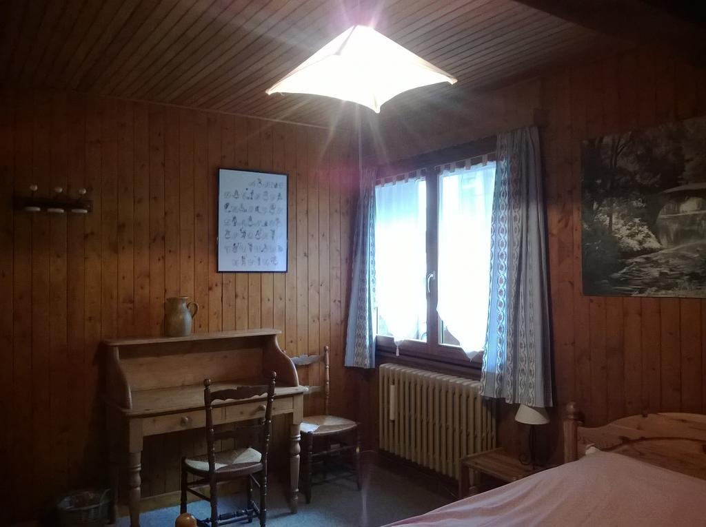Chambre D'Hote L'Etringaシャテル 部屋 写真